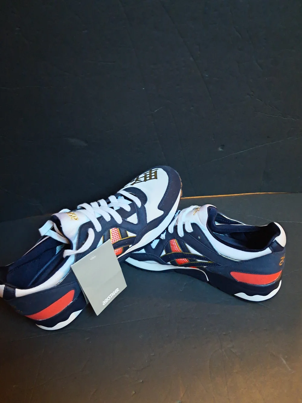 Asics Gel _ Lyte V Japanese Sport Cukture Red/ Navy/ Gold .Mens 8.5